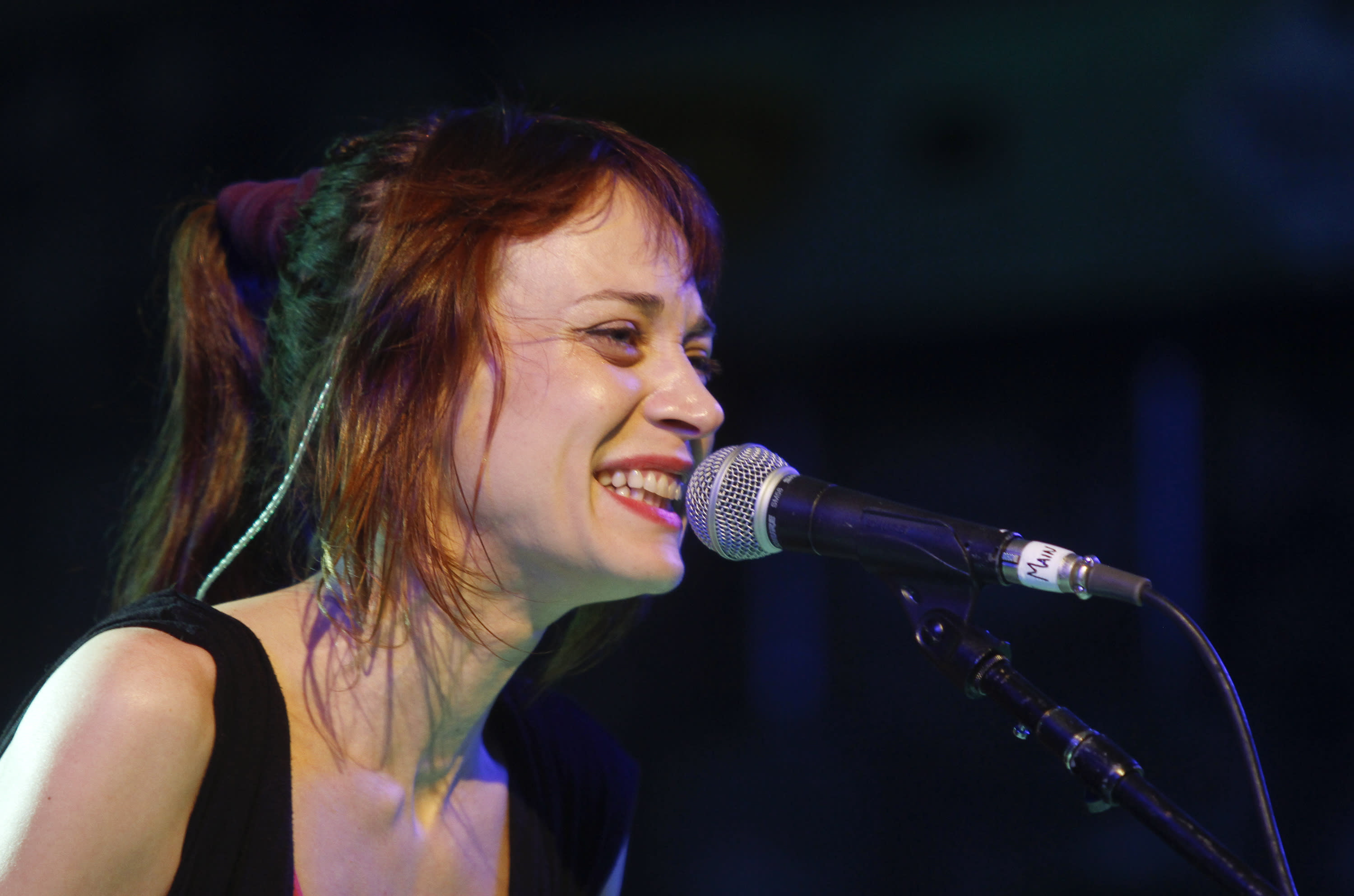 does fiona apple tour