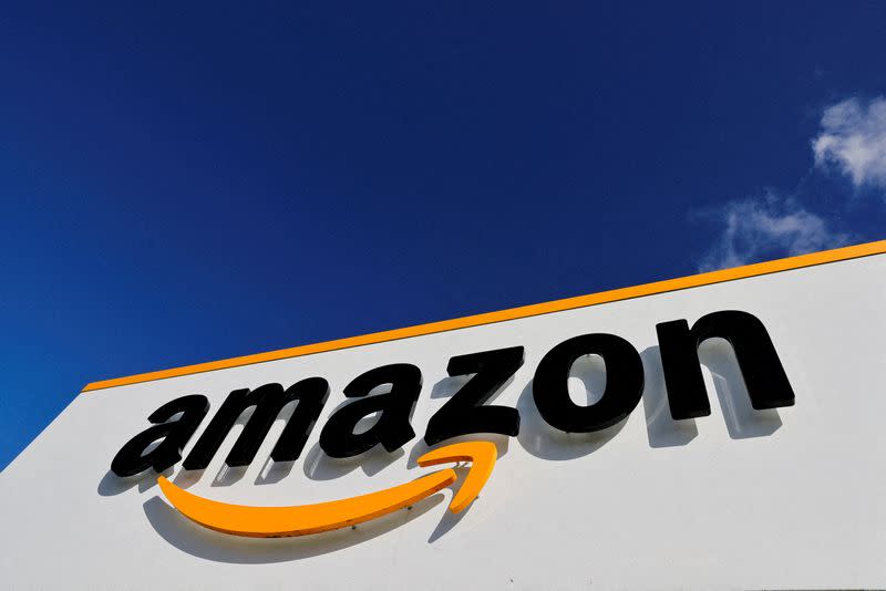 Amazon presenta denunce legali in Italia e Spagna contro broker di recensioni false