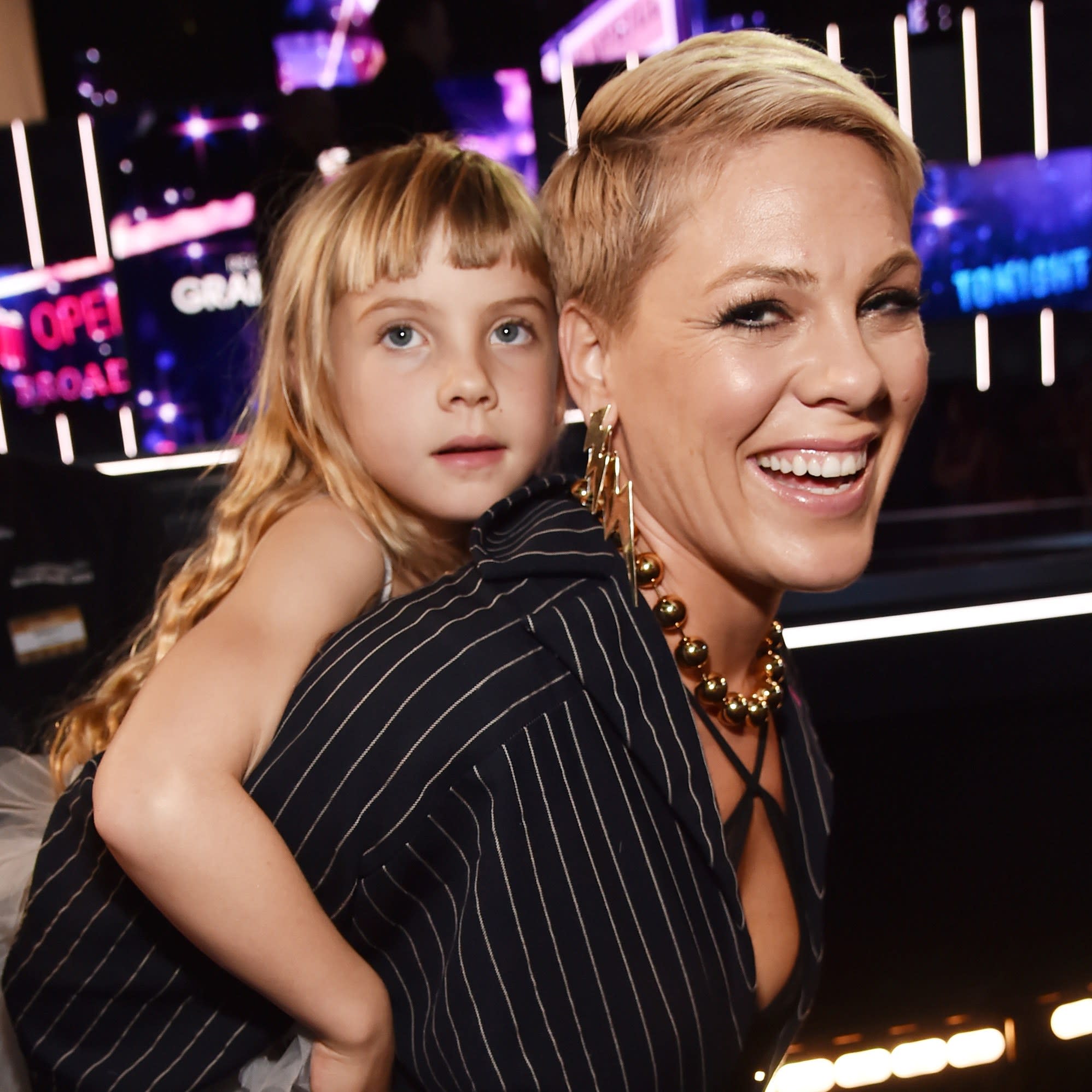 Pink's 7YearOld Daughter Willow Hart Just Dyed Her Hair the Coolest