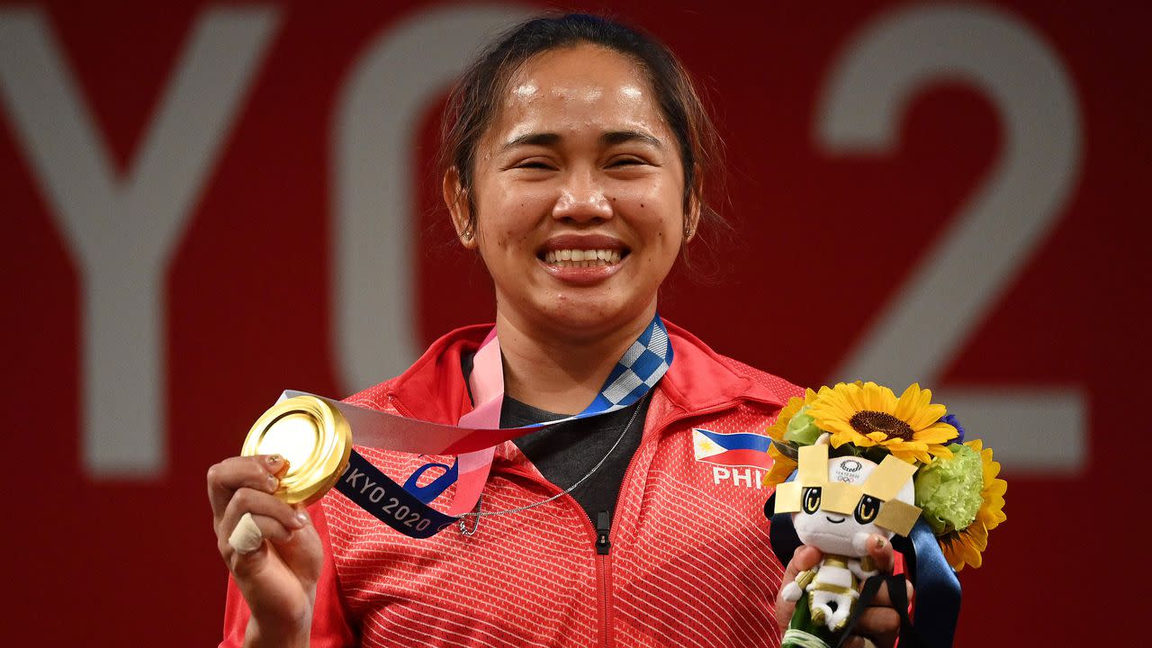 Weightlifter Hidilyn Diaz wins the Philippines' first ...