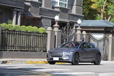 【一手試駕】電動獵豹變臉 Jaguar I-Pace EV400 R-Dynamic S黑魂進階版