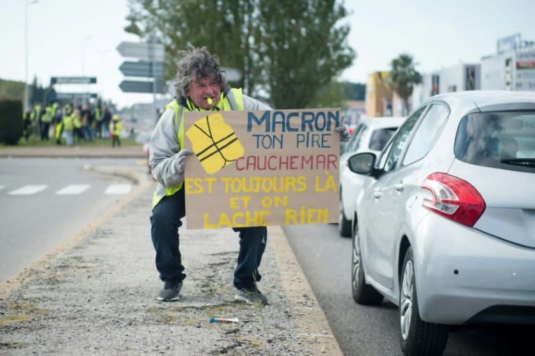 Un An De Gilets Jaunes Deuxième Journée De Manifestations