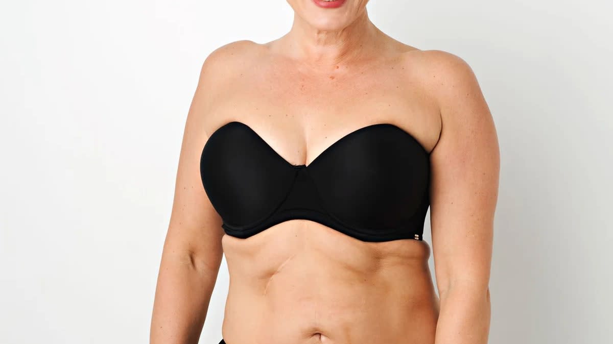 How Should a Strapless Bra Fit?