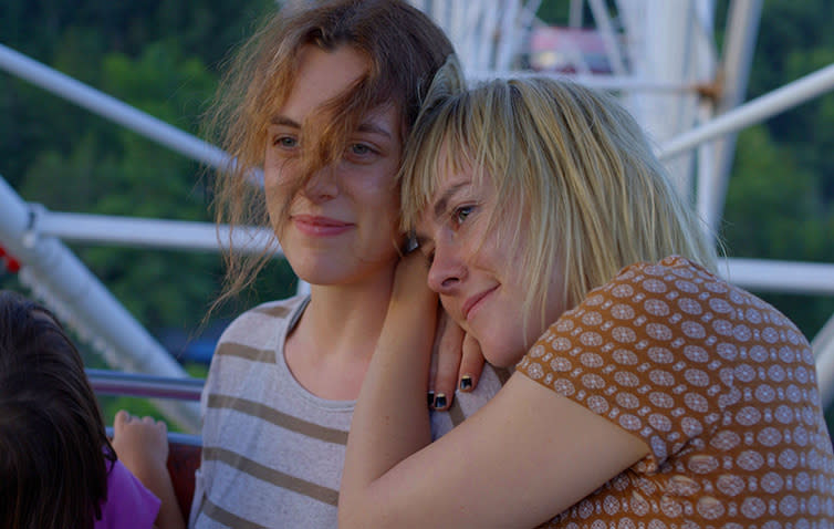 ‘lovesong’ Review Riley Keough And Jena Malone’s Sizzling Chemistry