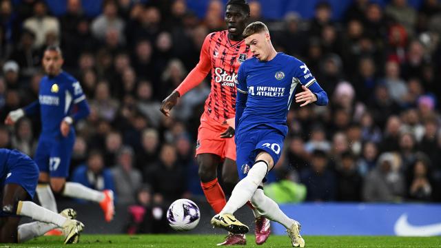 Palmer dazzles in Chelsea's 6-0 win v. Everton