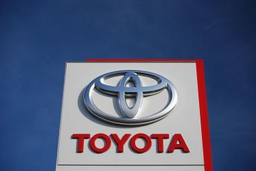 堅守豐田章男路線！Toyota宣布開發減碳引擎，為何不押寶電動車？一文拆解背後籌謀