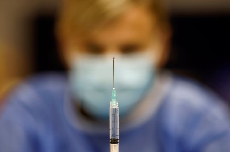 Photo of La France critique les tentatives « pathétiques » de discréditer le vaccin Pfizer sur Internet