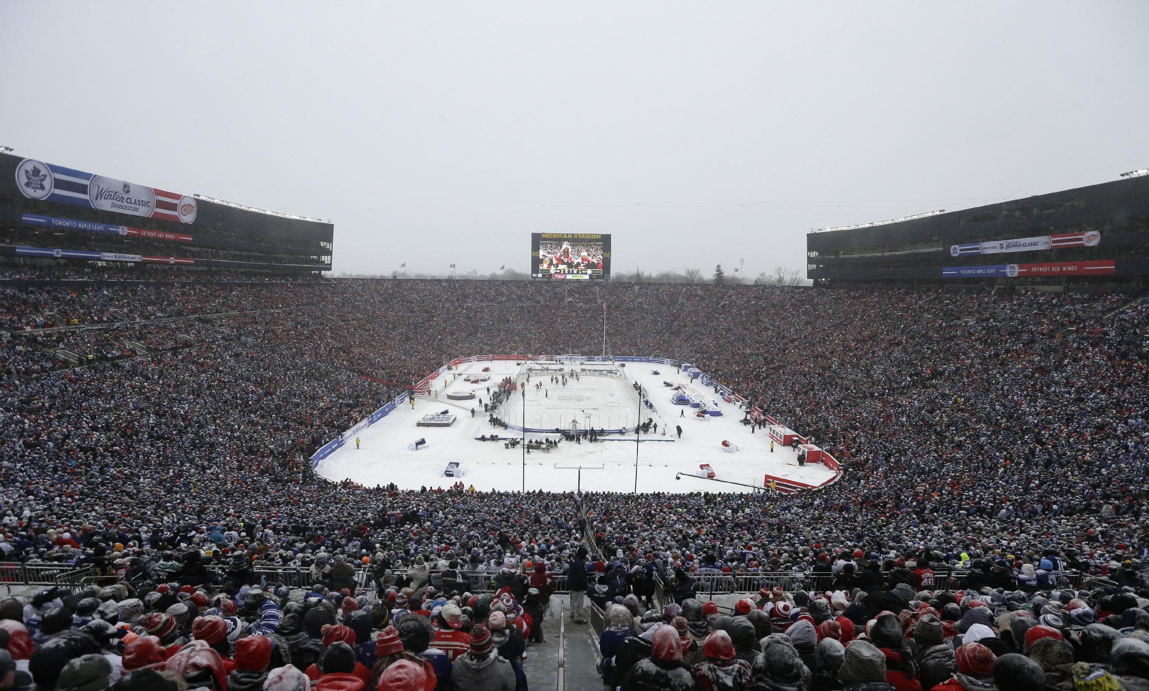 outdoor nhl hockey game