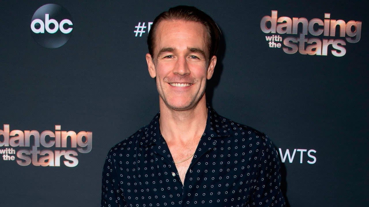 James Van Der Beek Posts Shirtless Selfies To Show His Dwts Body Transformation 