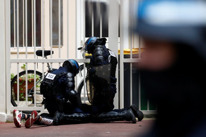 Manifestations en France contre les règles du « passe-santé » COVID-19