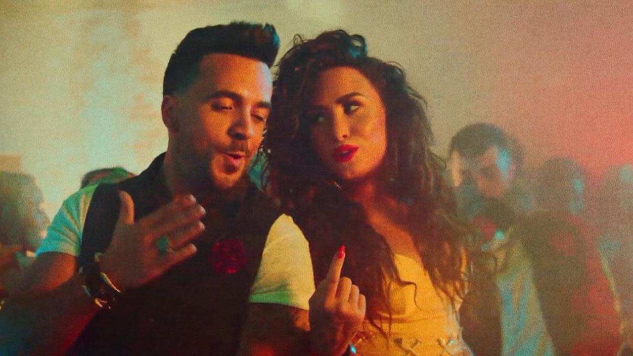 Demi Lovato And Luis Fonsi Drop The Fiery Music Video For Their Spanish Song Echame La Culpa Watch - roblox piano sheets easy despacito sbux investing com