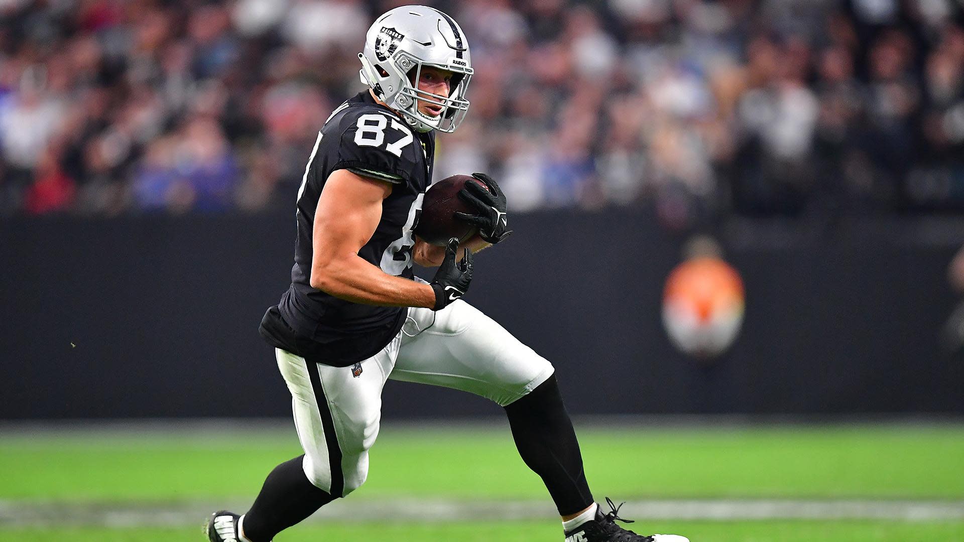 Fantasy football: Raiders' Foster Moreau worth a look