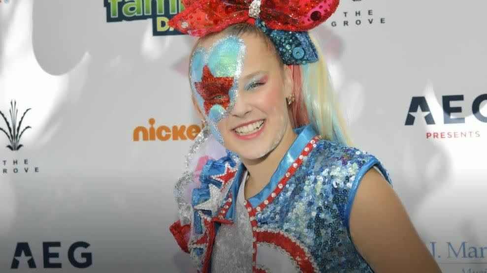 JoJo Siwa Coming Out? Born This Way TikTok Sparks Speculation, Support