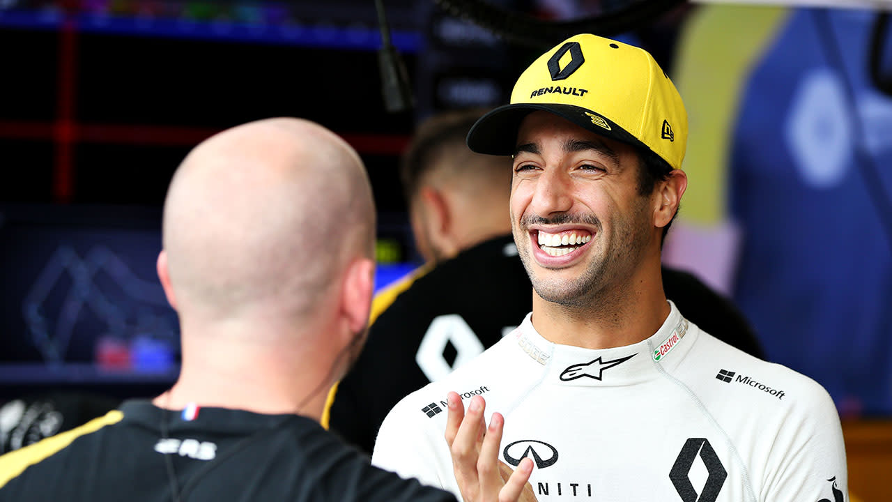 Disqualification rocks Dan Ricciardo in Singapore qualifying - Flipboard