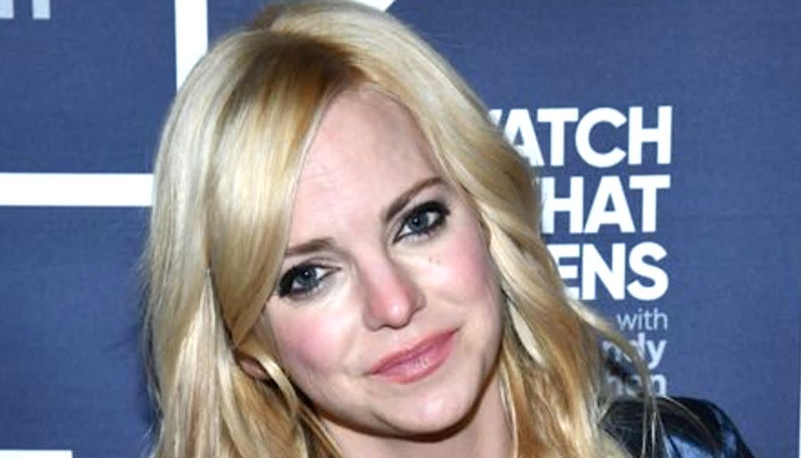 Anna Faris Names Director She Says Touched Her Inappropriately On The Set