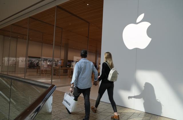 Apple Store Near Me And Gold Generator