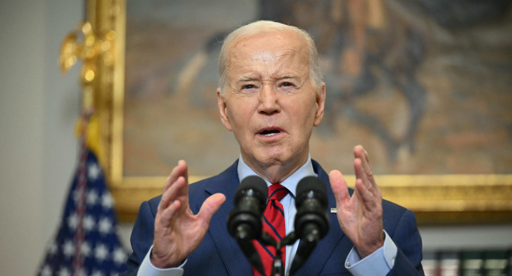 
Biden on campus protests: Both free speech and rule of law 'must be upheld'
President Biden spoke from the White House on the college protests happening as a response to the Israel-Hamas war. 
Latest on arrests, clashes across the U.S. »
