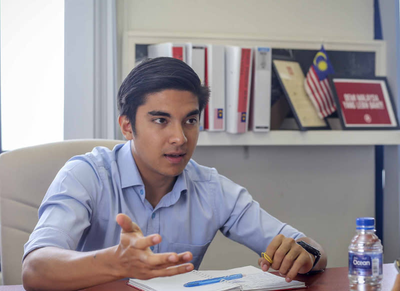 Siapakah SYED SADDIQ yang menang di parlimen Muar? RMC 