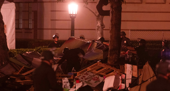 
Police in riot gear clear encampment at USC
In a swift-moving, pre-dawn operation, police officers cleared a pro-Palestinian encampment from the center of campus.
No arrests reported »
