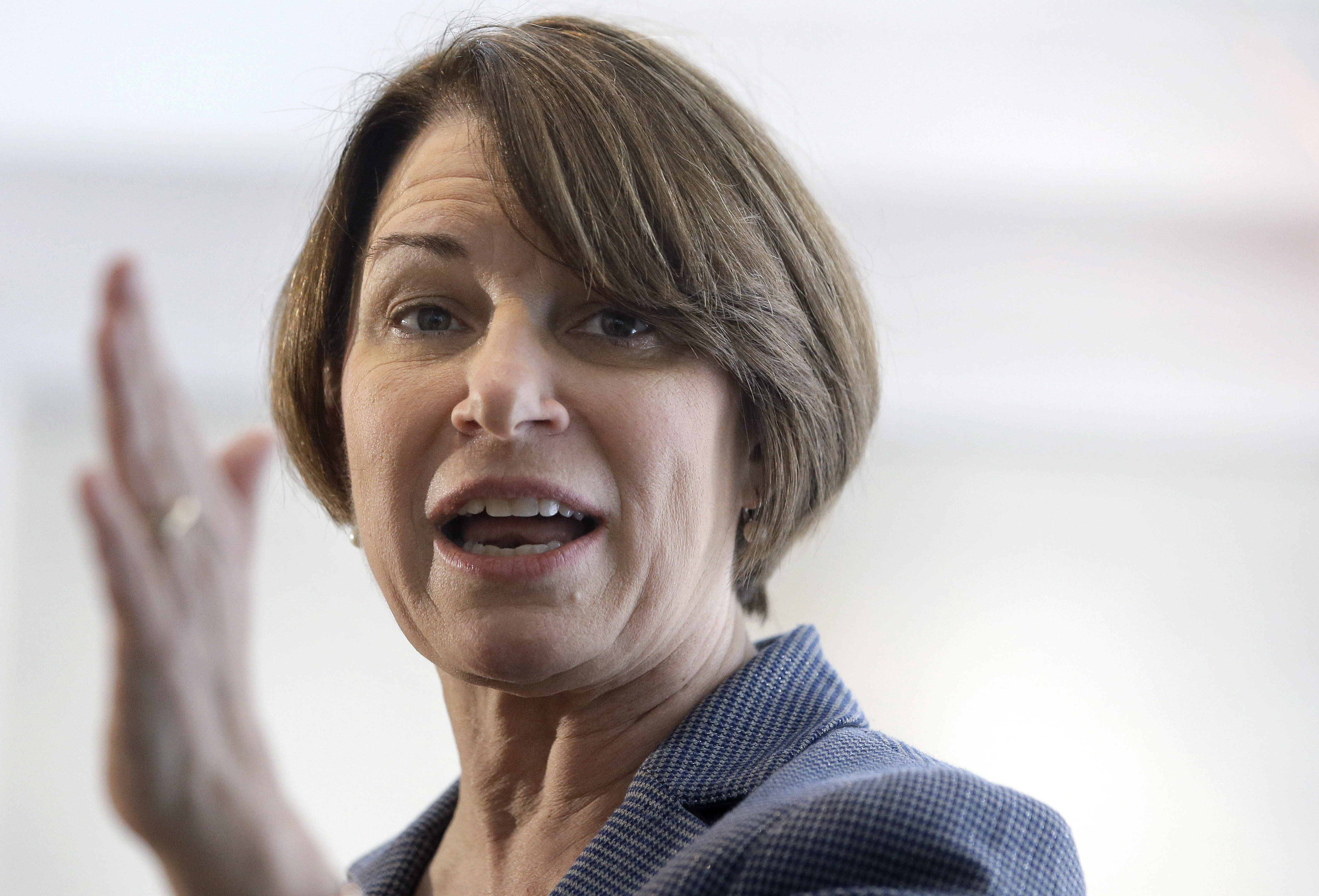 2020 Hopeful Klobuchar Touts 1 Trillion Infrastructure Plan