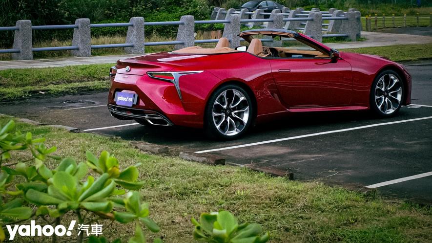 2021 Lexus LC500 Convertible北海岸試駕！來場專屬於大人的跑車浪漫旅！ - 12