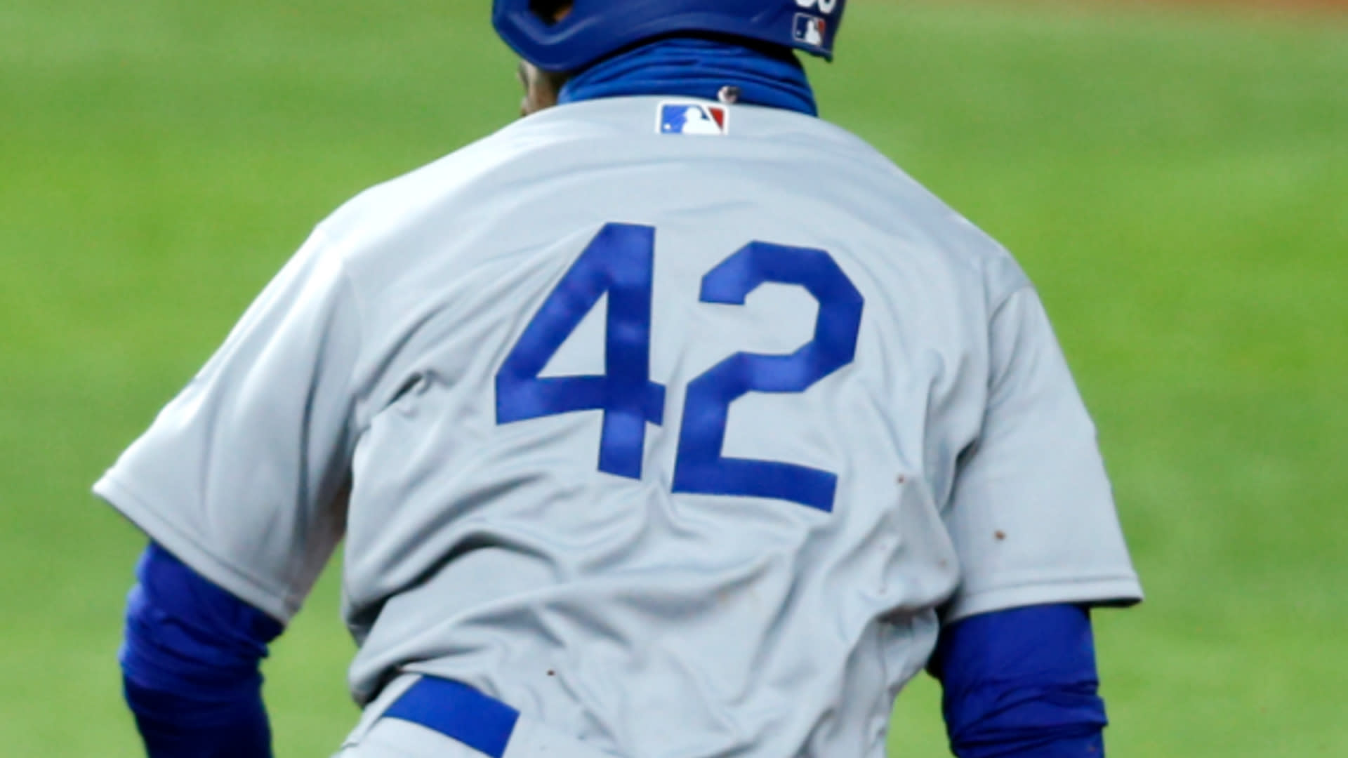 42 jackie robinson