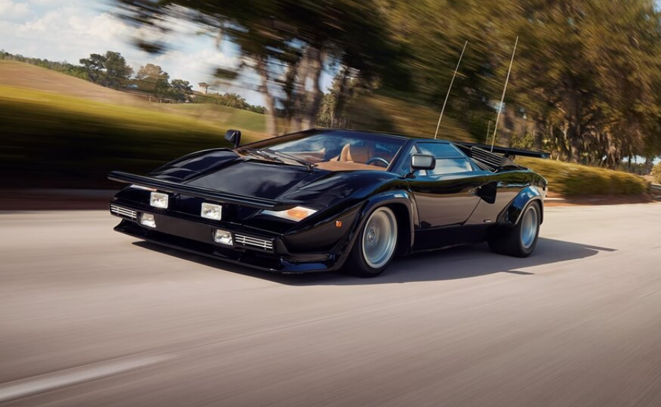 《炮彈飛車》中的Lamborghini Countach LP 400 S滿45歲了