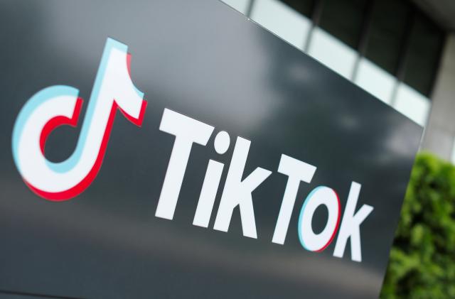 The TikTok logo is pictured outside the company's U.S. head office in Culver City, California, U.S.,  September 15, 2020.   REUTERS/Mike Blake