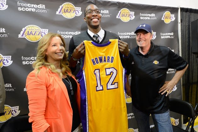 “jeanie buss dwight howard”的图片搜索结果