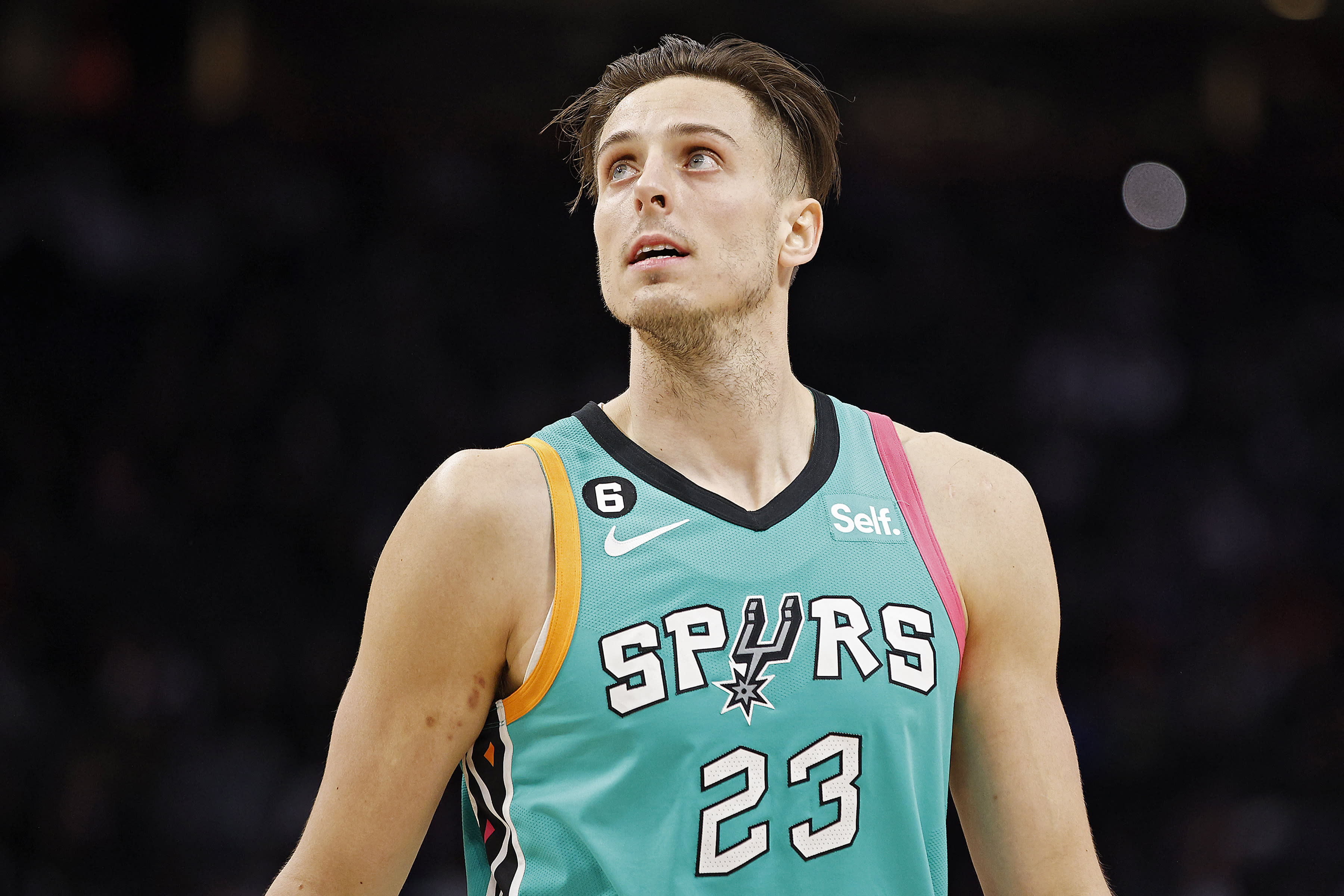 Zach Collins reaches 2-year, $35 million extension with Spurs ahead of Victor Wembanyama era