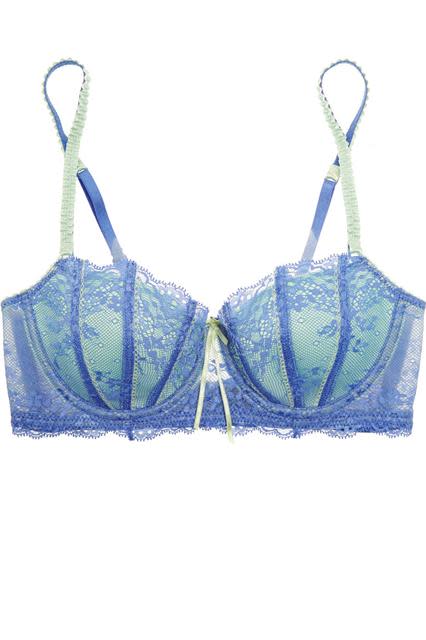 Ladies Fashion Wireless with Lace at Center Gore Bra - China