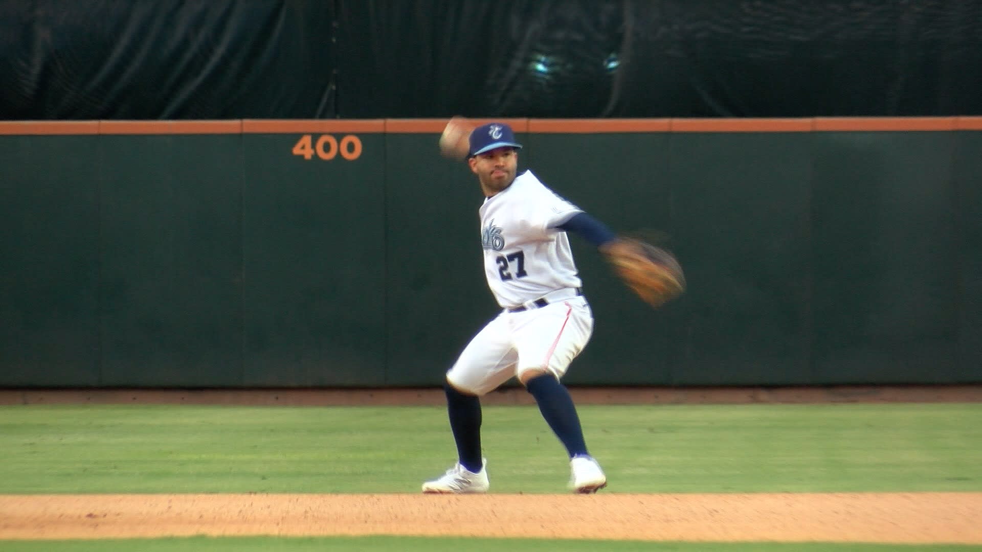 Altuve all smiles in Hooks' shutout win over Drillers 