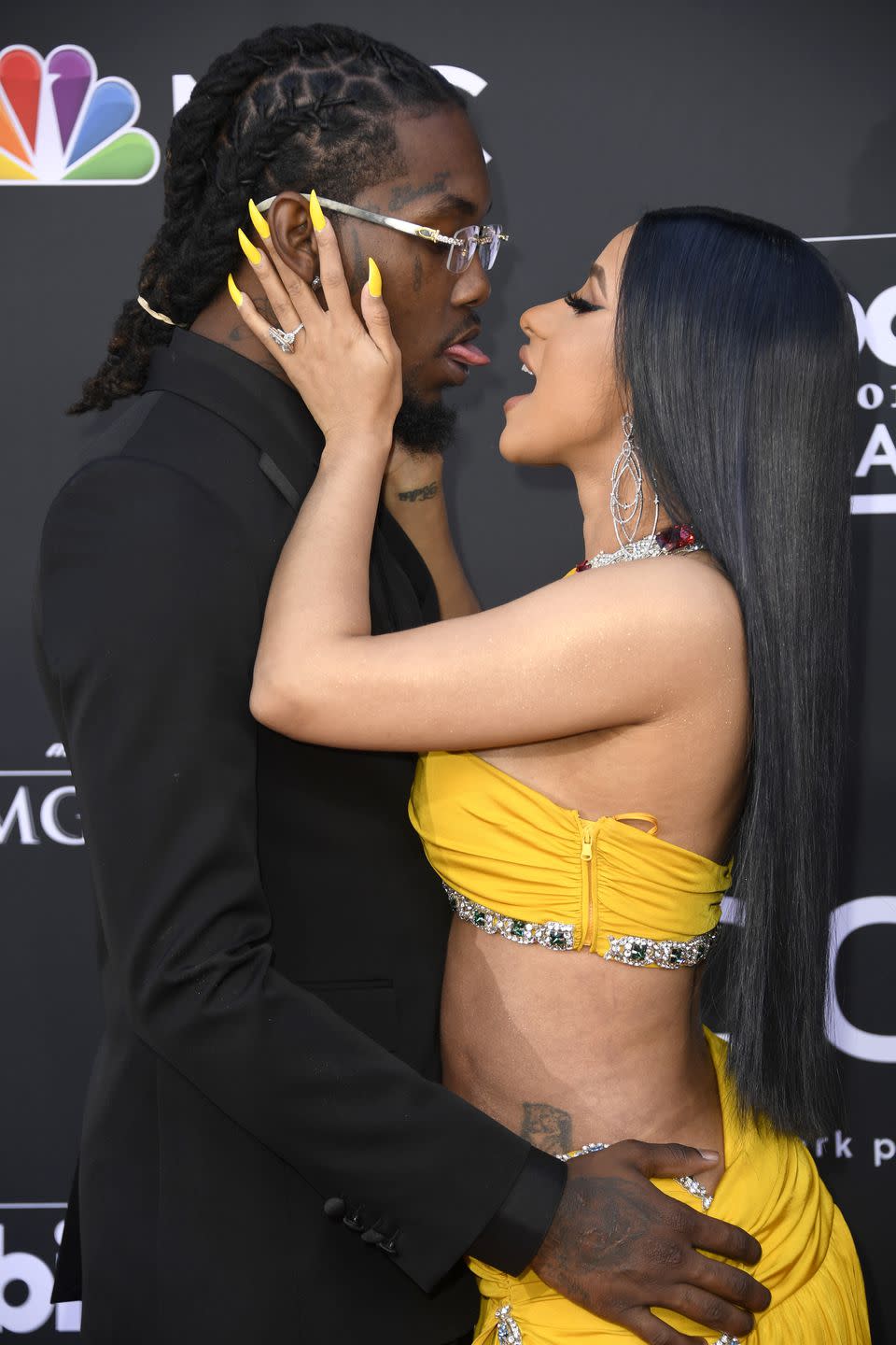 Cardi B and Offset Literally Licked Each Otherâ€™s Tongues on the BBMAs