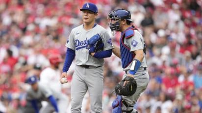  - Dave Roberts said lack of consistency of approach contributed to Dodgers batters' struggles. The team lost 4-1 to the Reds