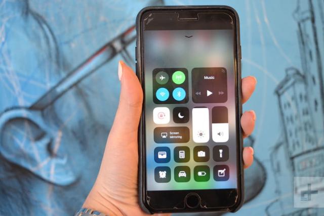 iOS 11 review control center