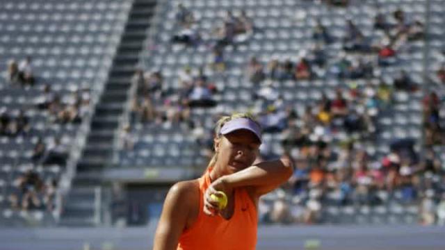 Sharapova withdraws from Stanford with injury