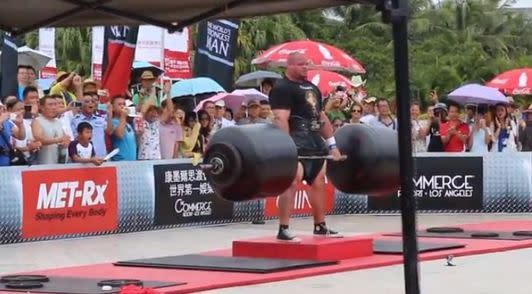 Strongest Man Lifts 975 Pounds