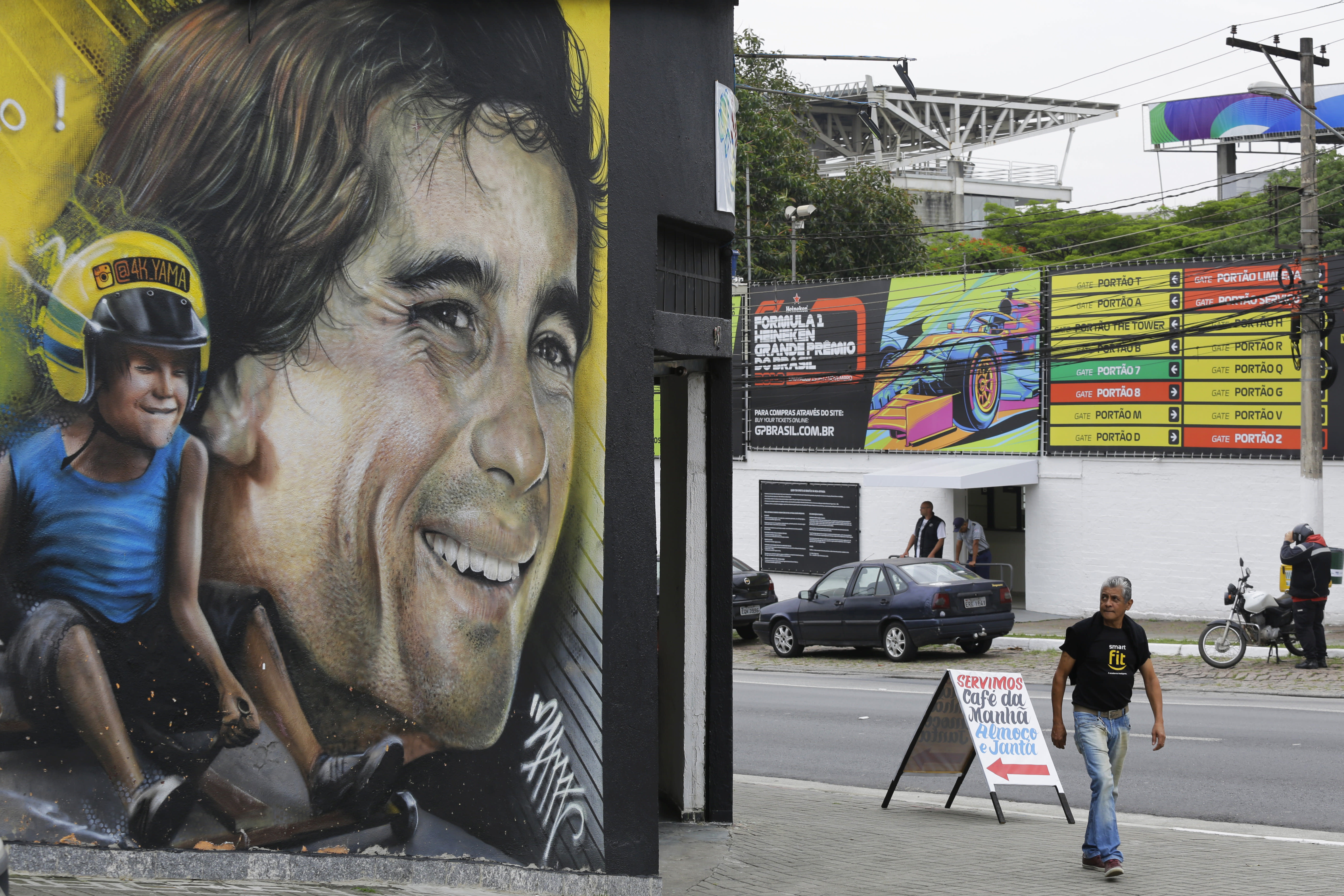 Senna celebrations at Brazilian GP 25 years after his death