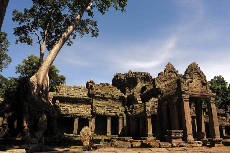 Cambodia Deports Us Sisters In Angkor Nude Photo Scandal