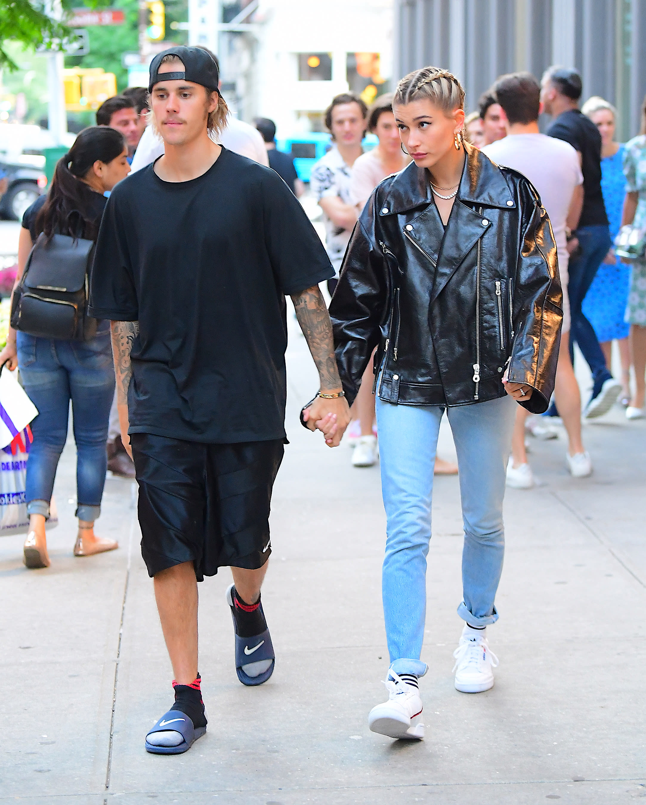 Justin Bieber And Hailey Baldwin Hold Hands Despite Keeping Their Relationship Status Under Wraps