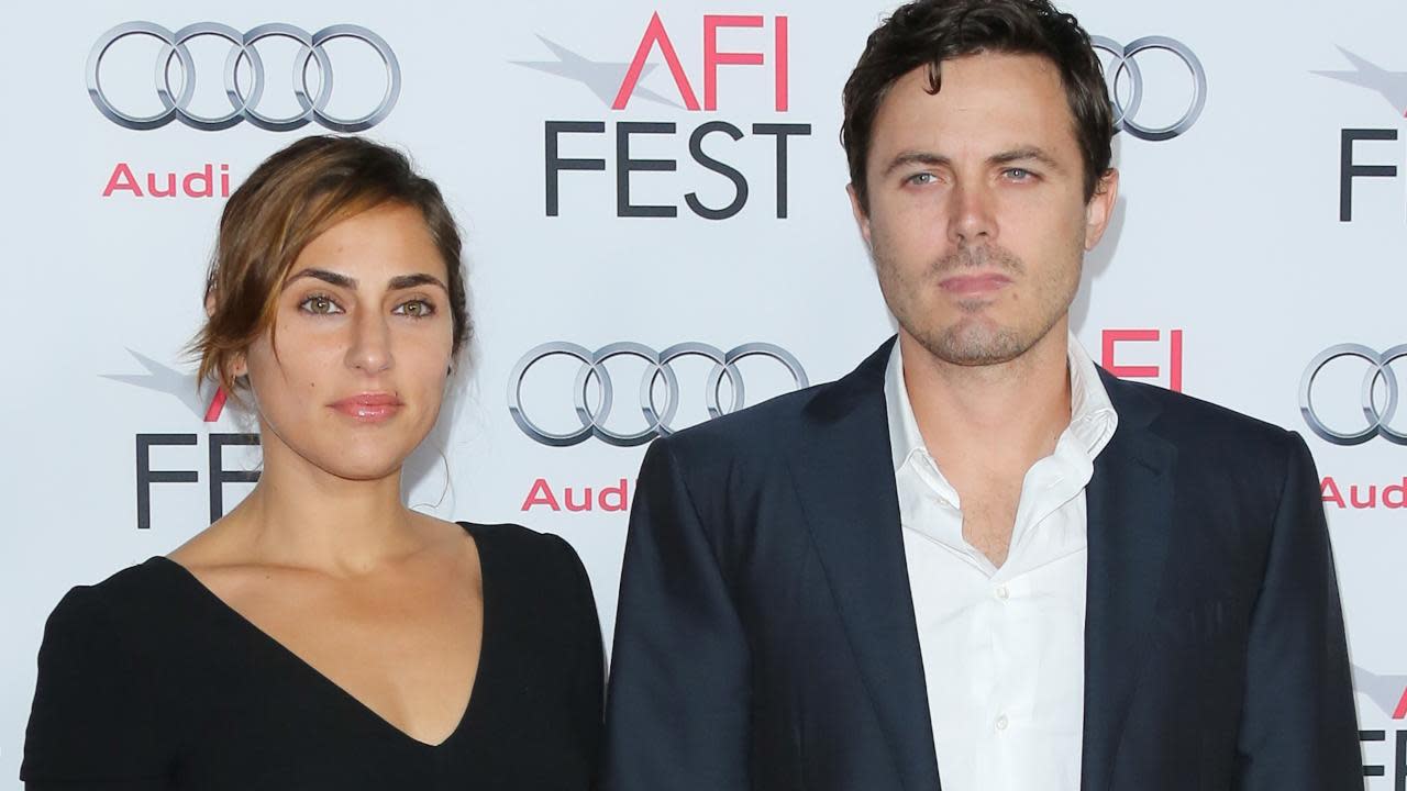 who is dating casey affleck