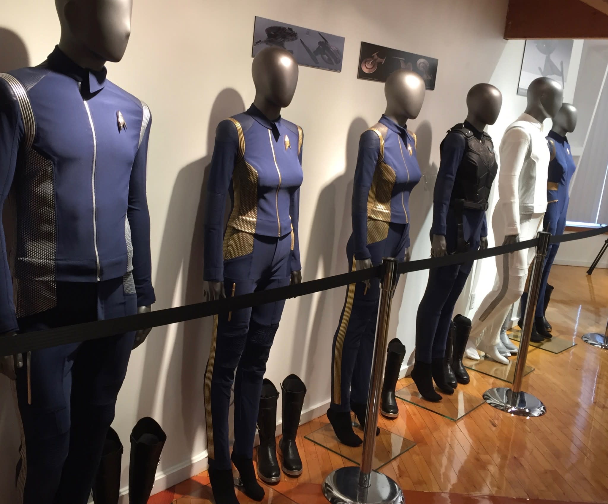 star trek discovery costumes