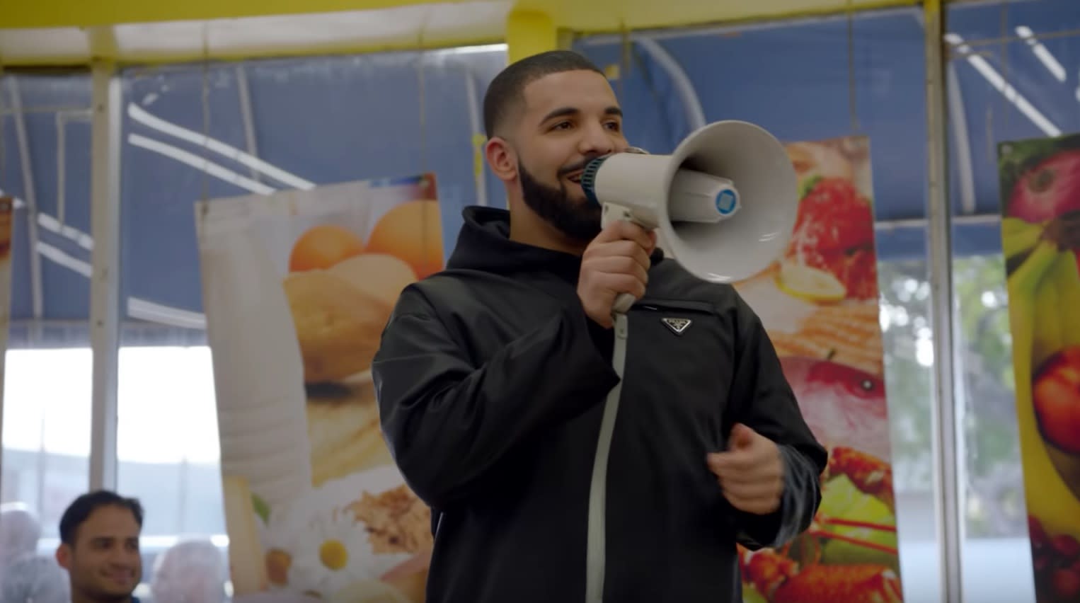 Drake Gave Away 1 Million In His New Music Video Because He S A