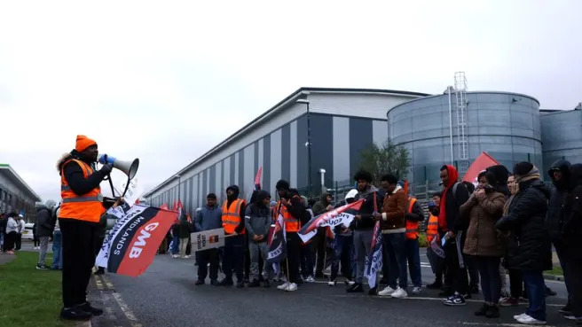 Amazon may soon be forced to recognize UK trade union