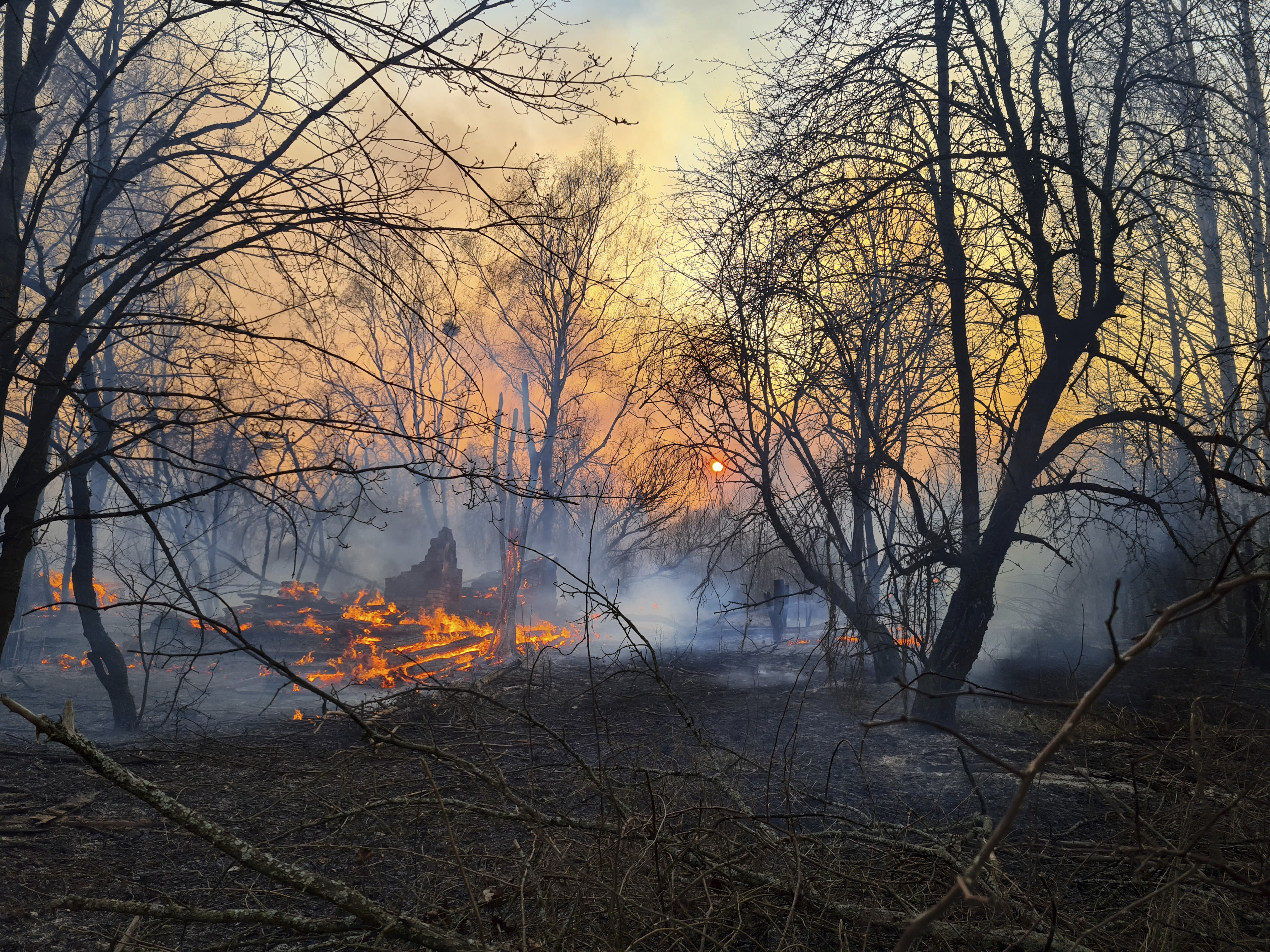 Ukraine Battles Forest Fires Near Chernobyl