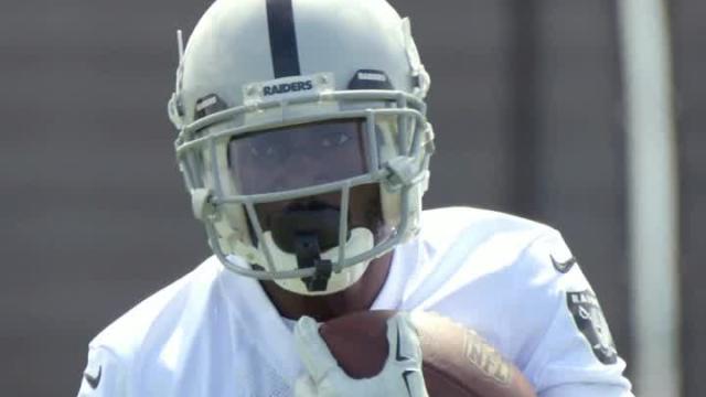Raiders WR Antonio Brown reportedly to see foot specialist, but injury not serious
