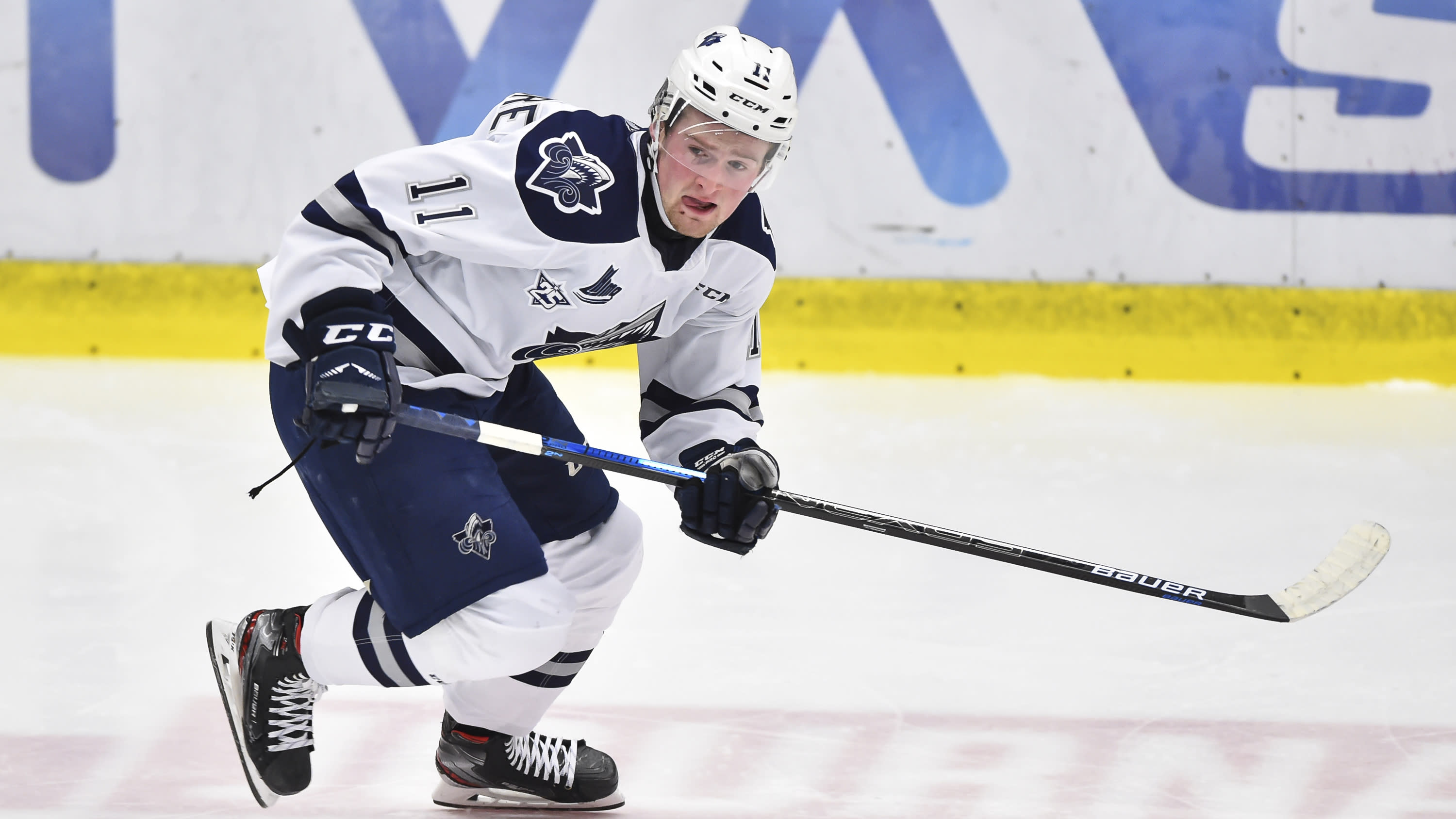 Top 2020 NHL Draft prospect Alexis Lafreniere suffers leg injury at