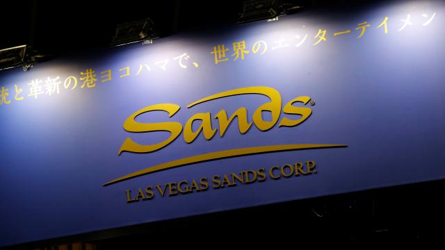 Revenue rebounds, losses narrow for Las Vegas Sands Corp.