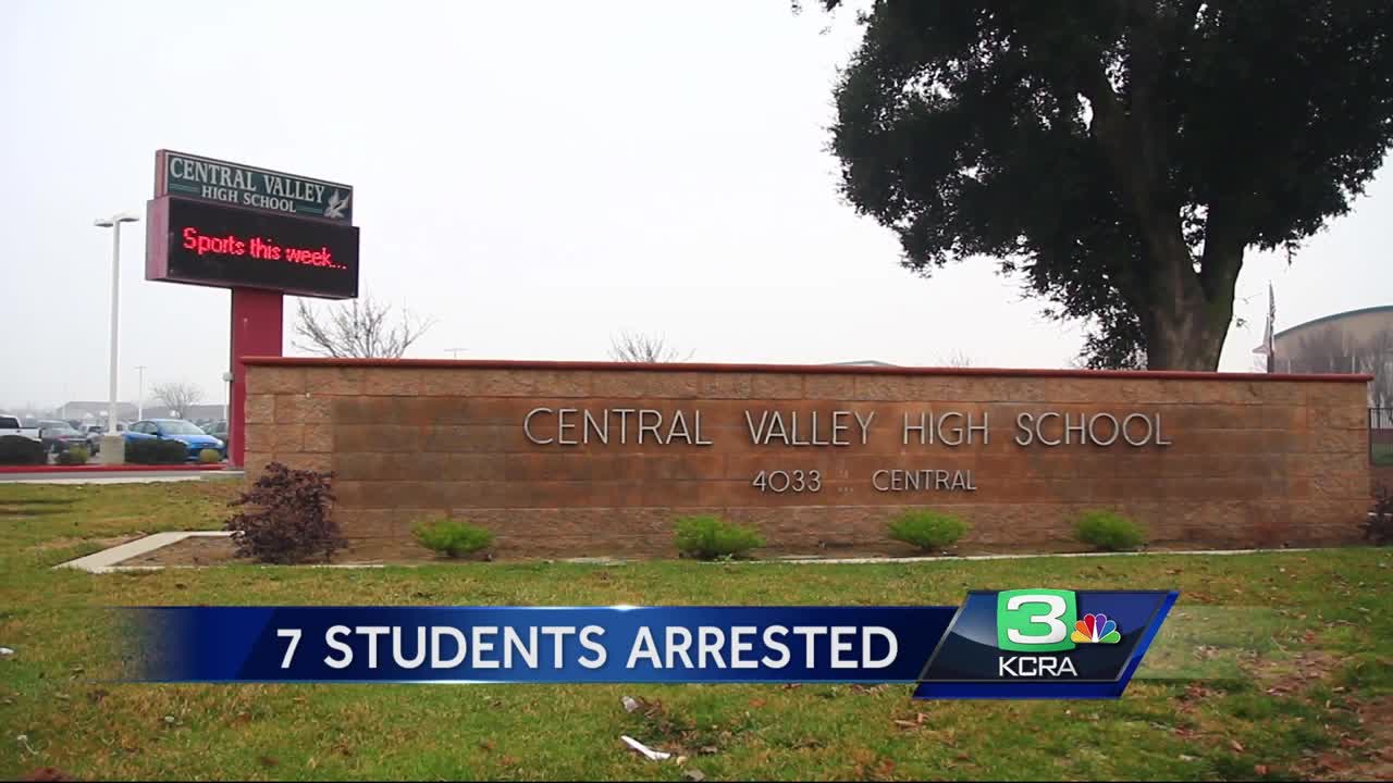 7 Ceres students accused of beating, harassing classmate [Video]
