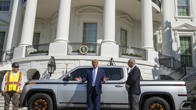 WASHINGTON, DC - SEPTEMBER 28: U.S. President Donald Trump chats with Steve Burns Lordstown Motors CEO about the new Endurance all-electric pickup truck on the south lawn of the White House on September 28, 2020 in Washington, DC. They bought the old GM Lordstown plant in Ohio to build the Endurance all-electric pickup truck, inside those four wheels are electric motors similar to electric scooters.  (Photo by Tasos Katopodis/Getty Images)